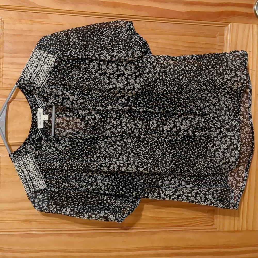 Blu pepper size S short sleeve blouse exclusive of decorations